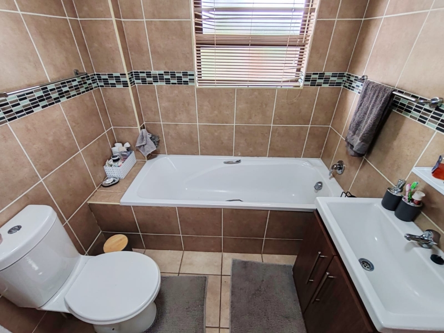 2 Bedroom Property for Sale in Die Bult North West